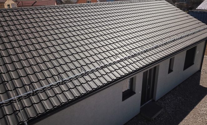 Mennyibe kerül egy új tető (100 m2) az összes költséggel?